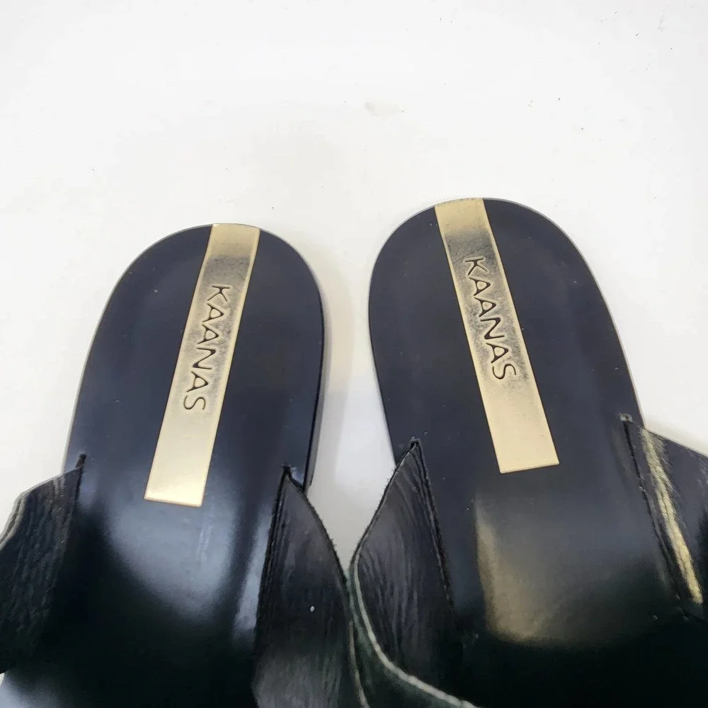 Kaanas women black